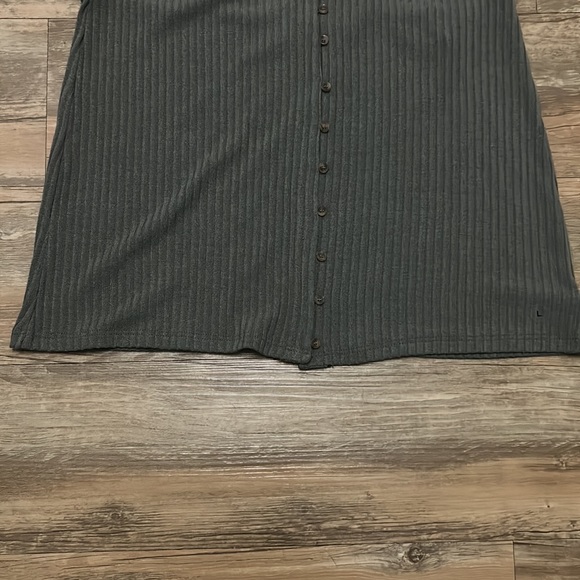 AEO olive button front tank NWT - Picture 4 of 12